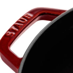 Staub Gietijzeren Braadpan 26 Cm / 5,25 L, Rond, Grenadine Rood -Keuken Kortingswinkel 40509 355 0 3 1