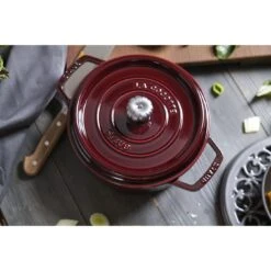 Staub Gietijzeren Braadpan 24 Cm / 3,8 L, Rond, Grenadine Rood -Keuken Kortingswinkel 424422041